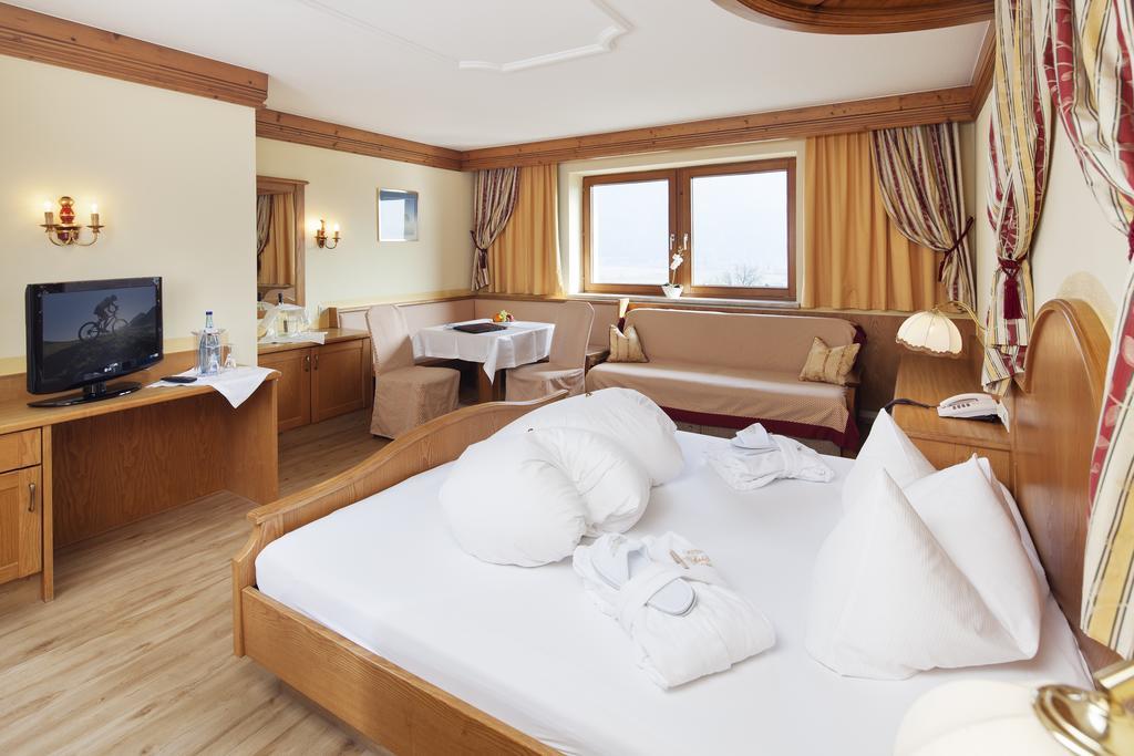 Hotel Magdalena Im Zillertal - Urlaub Mit Hund Рид-им-Циллерталь Экстерьер фото