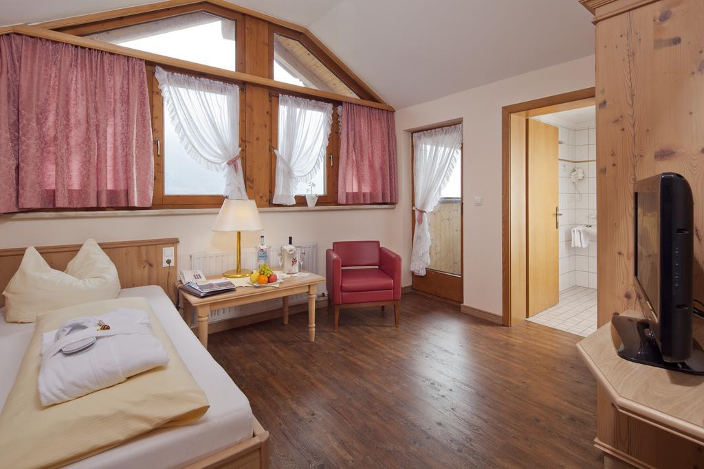 Hotel Magdalena Im Zillertal - Urlaub Mit Hund Рид-им-Циллерталь Экстерьер фото